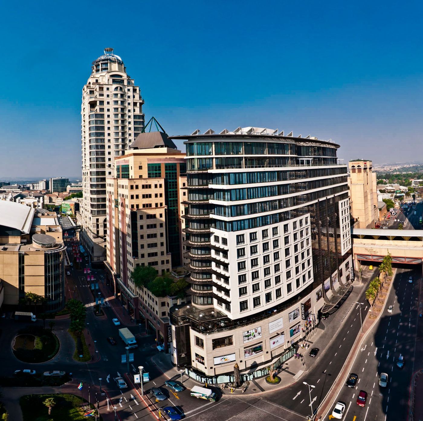 Davinci Hotel and Suites on Nelson Mandela Square